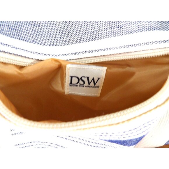 Over Night Weekender Bag with bottom shoe compartment DSW preowned - Picture 3 of 5